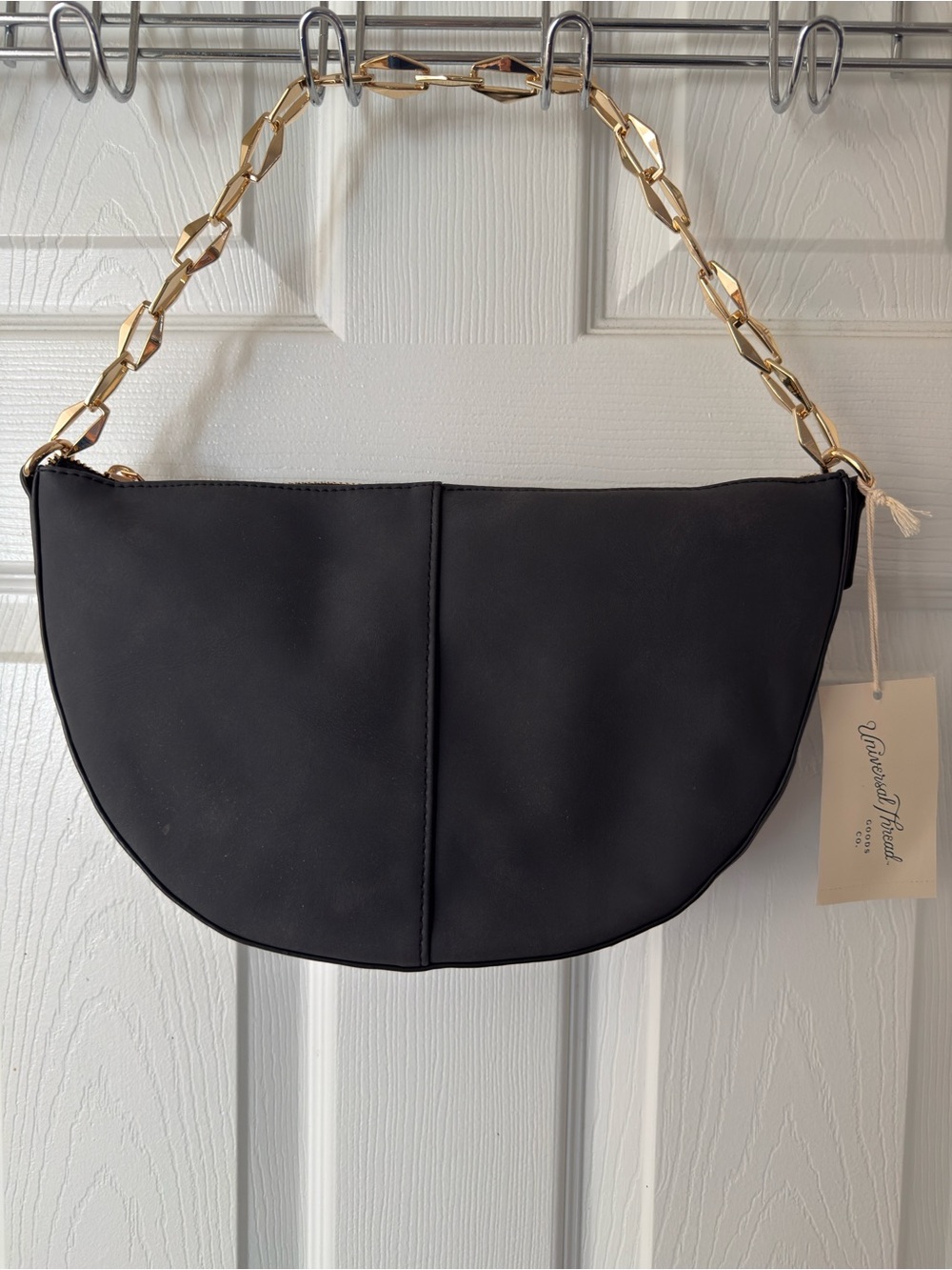 NEW Universal Thread Black Half Moon Shoulder Bag with Gold Chain Strap - Picture 4 of 5